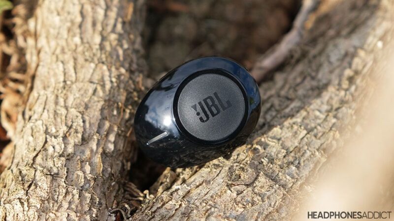 Botón físico JBL Tune 125TWS